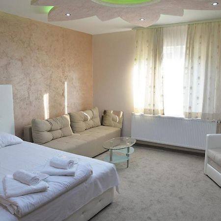 Kruševac Villa Lunar Lux מראה חיצוני תמונה